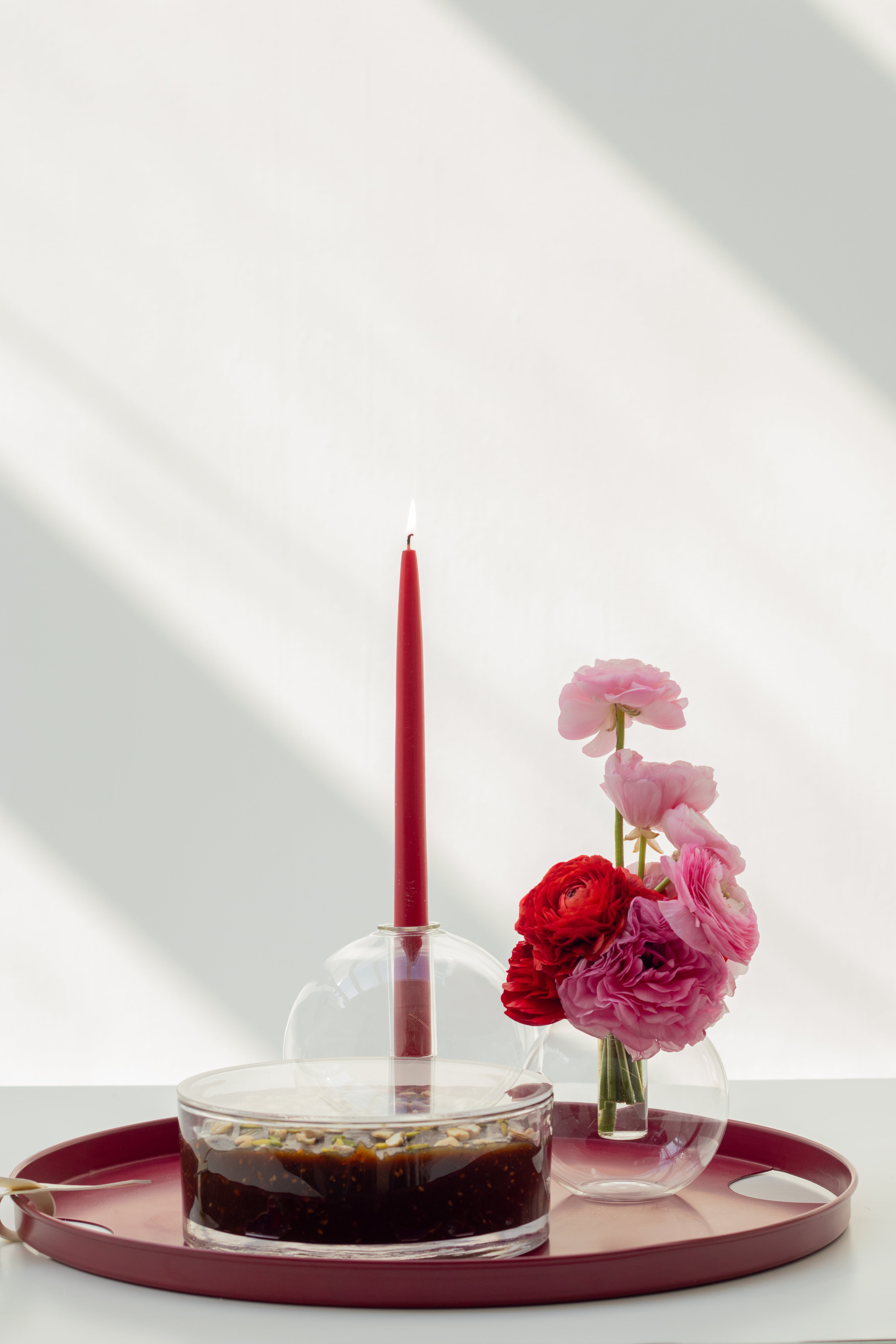 Small Tray with Circle Vase (2 sets), Halwa Bowl, Flowers (Ranunculus)