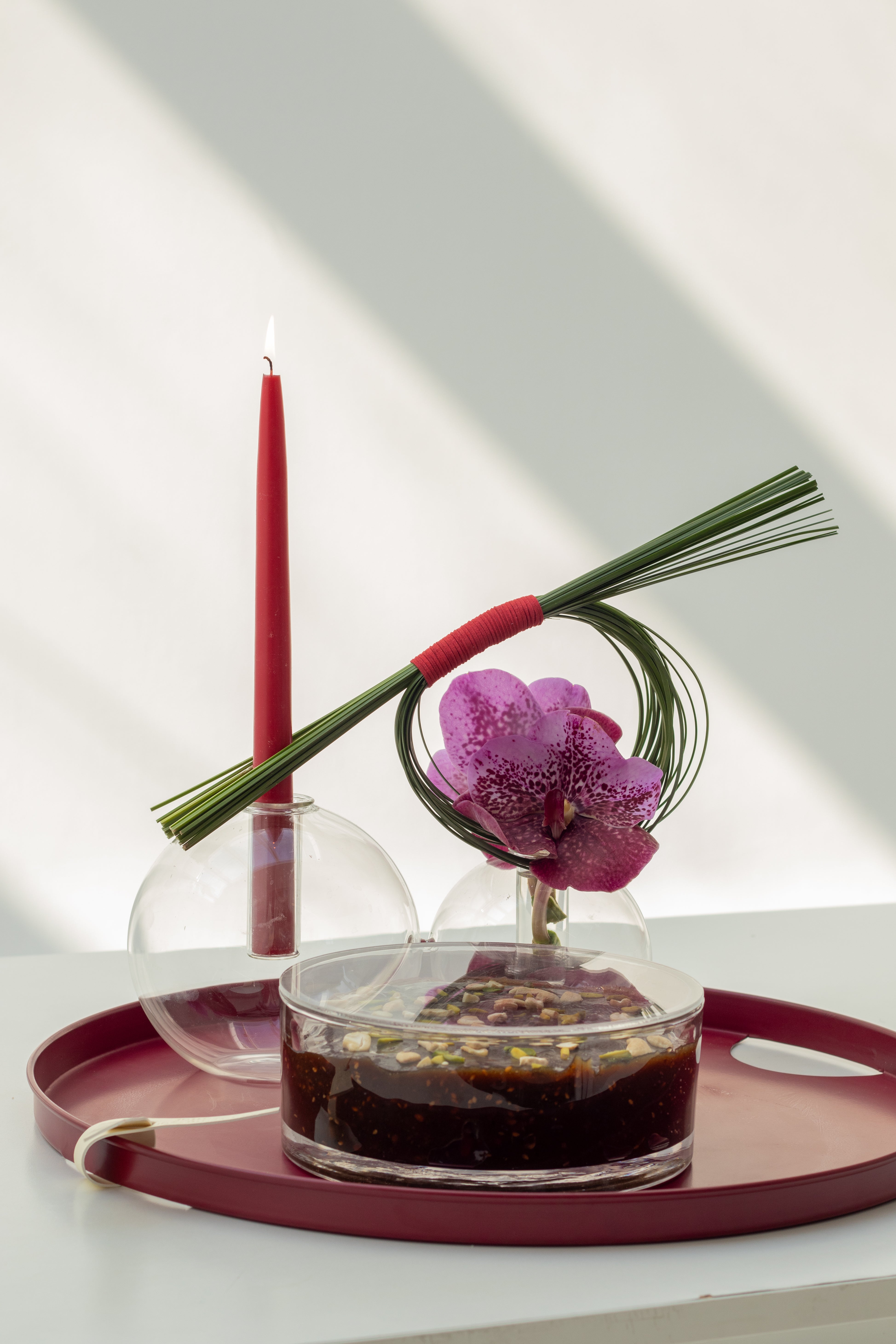 Small Tray with Circle Vase (2 sets), Halwa Bowl, Flowers (Vanda)