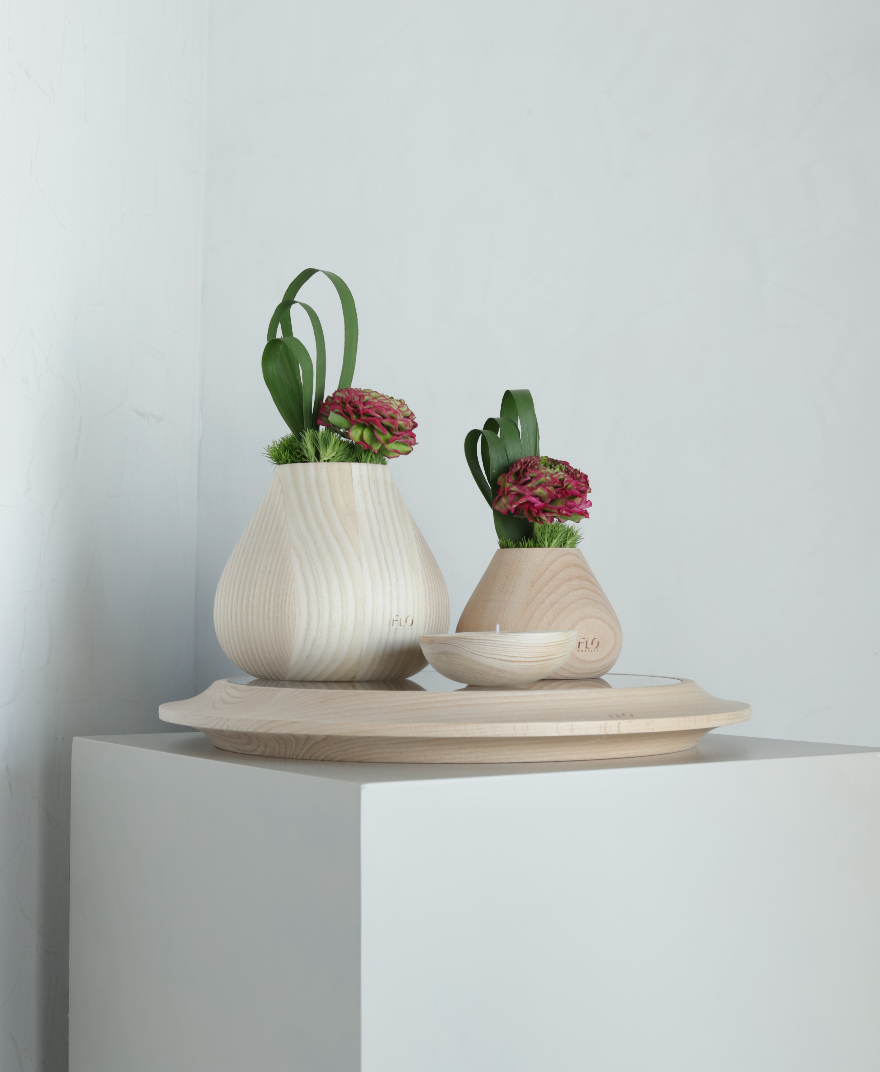 Wooden Tray w/  Medium & Large Vase  w/ Small Candle